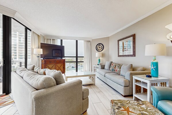 Fernseher, DVD-Player, Bücher