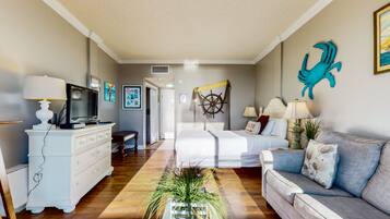 Fer et planche à repasser, accès à Internet (gratuit), literie fournie