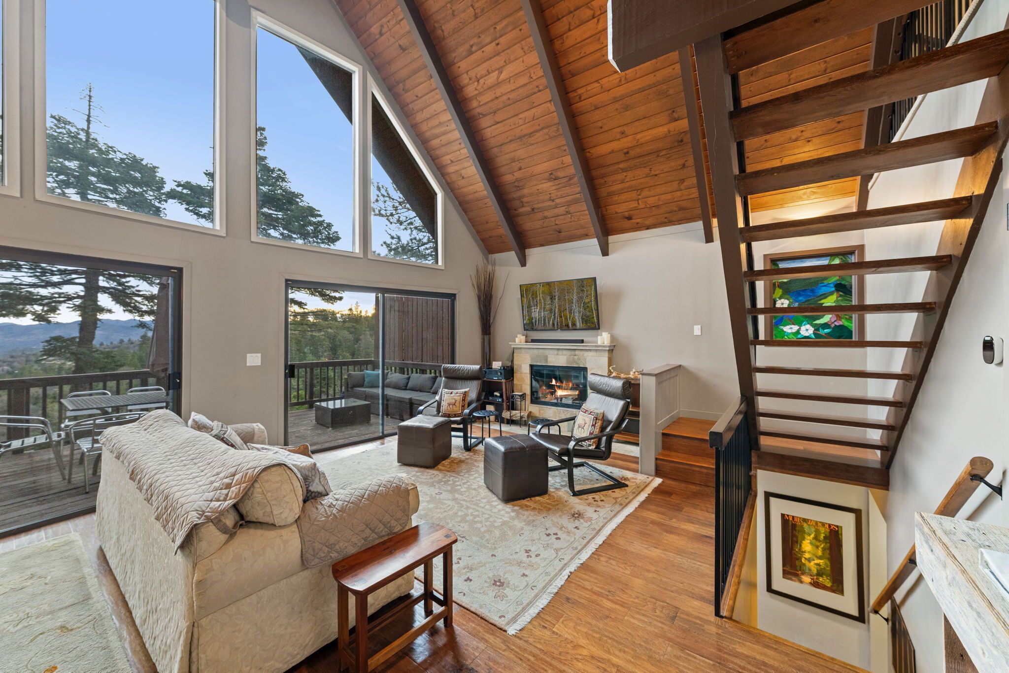 Golden Lake View: Gorgeous Cabin with Stunning Lake Views!