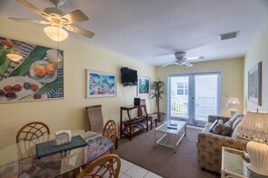 Una televisión, un reproductor de DVD