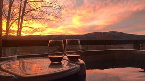 Outdoor spa tub - Chalet Tarentaise (Steamboat Springs)