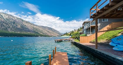 Amazing lakefront home with 140-feet of waterfront, WiFi, & enclosed yard