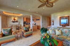 Smart TV, DVD player - Oceanfront Retreat Stunning Views - Makena Surf F-107 - Amazing Snorkeling! (Makena, Maui)