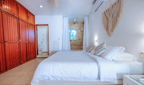 2 bedrooms, free WiFi, bed sheets - Spacious and serene, beachfront condo with AC, WiFi, onsite restaurant, pool! (Akumal)