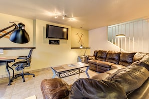 TV, fireplace, DVD player - Contemporary Home with Private Hot Tub & Stunning Mountain Views (Salt Lake City)