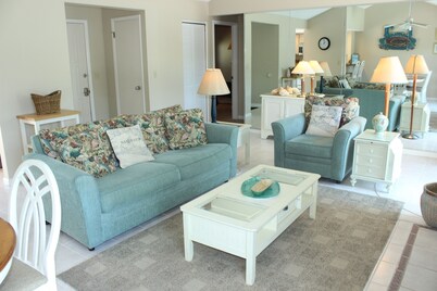 Golf Cart!  Pool on Lake! Linkside Village 466!