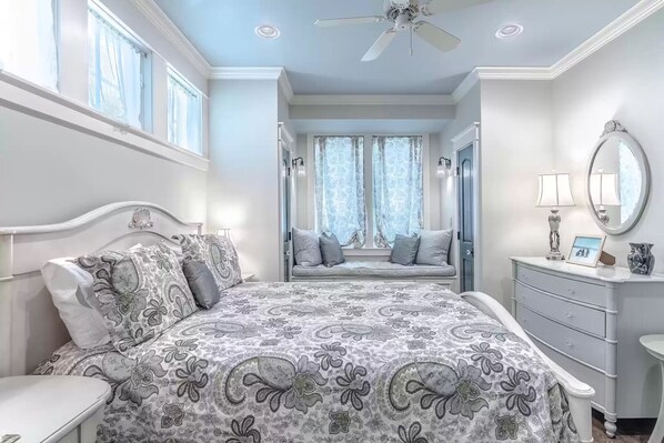 6 bedrooms, iron/ironing board, free WiFi, bed sheets