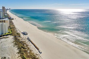 On the beach - Gulf Front W/ Amazing Pools! Book Your Stay Today! (Panama City Beach)
