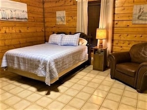 3 bedrooms, WiFi, bed sheets - Beautiful 3 Bedroom, 2 Bath. Private Backyard. 321 Bayshore Dr. (Port Mansfield)