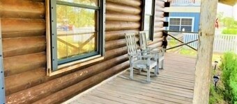 新しく削除されました。 ポートマンスフィールドパラパ。 3ベッドルーム、2バス。 美しいプライベート裏庭。 オフウォーター。