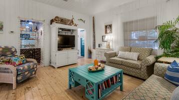 Smart TV, reproductor de DVD y libros