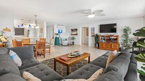TV - Oceanfront Oasis at Royal Mauian 518: Sapphire Views & Prime Location Await! (Kihei)