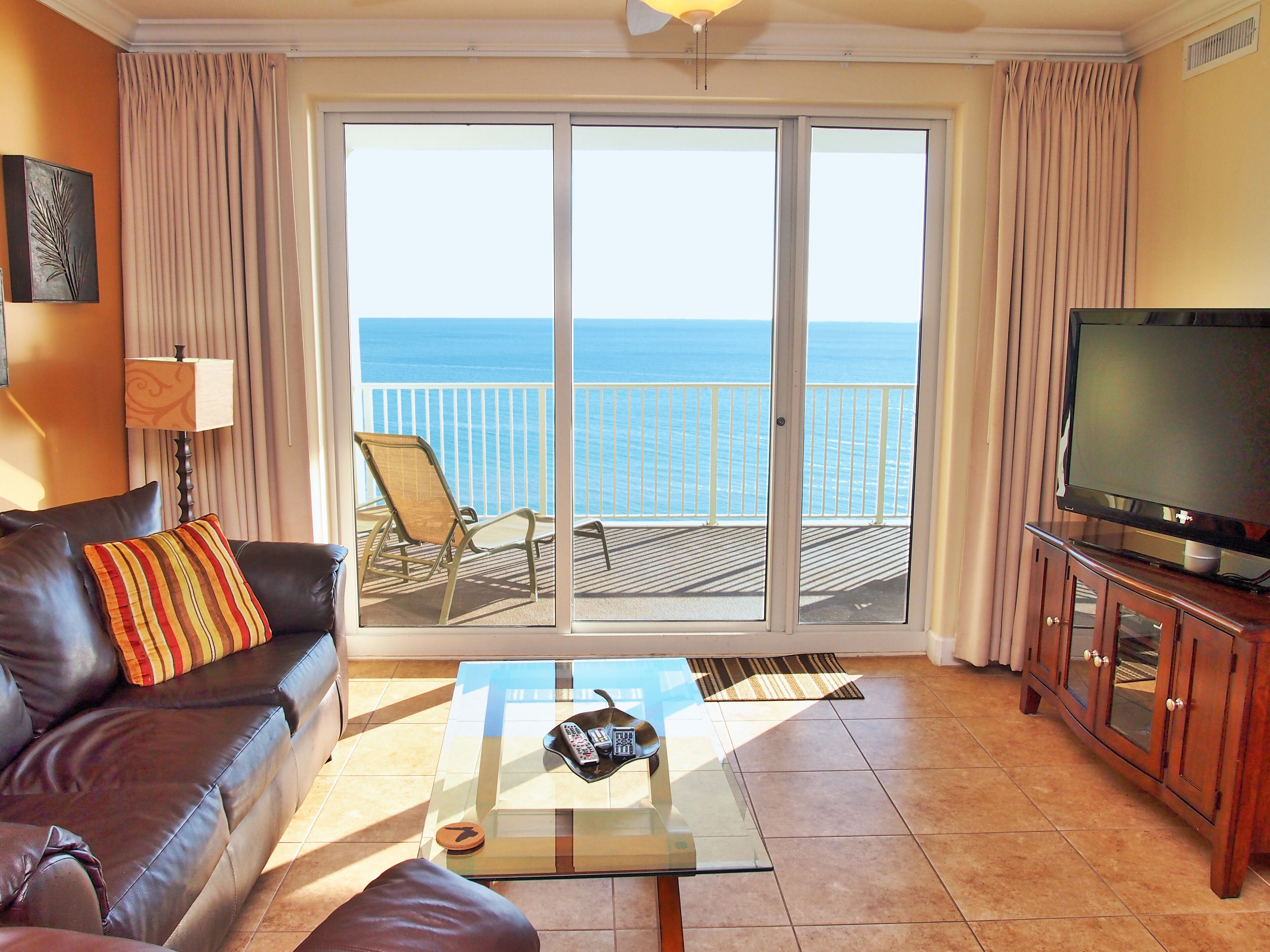 Ocean Reef Low 8th Floor Condo - 2 Bdrm, 2 Bath - Overlooks the Sandy Beach!