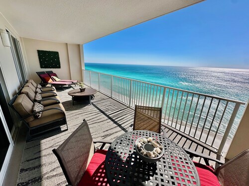 Breathtaking New 2/2 Ocean Reef Beach-Front Condo - Book NOW for Best Dates!