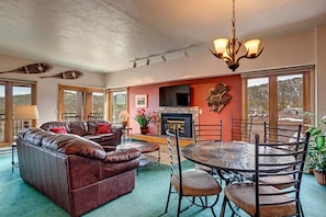 TV, fireplace, DVD player - Village Penthouse At Wetterhorn Condo: Ski-In/Out (Breckenridge)