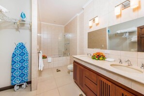 淋浴設備、風筒、提供毛巾、番梘