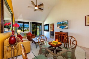 Smart TV - Top-floor Maui Condo with Mountain Ocean and Golf Course Views Sleeps six! (Kihei)