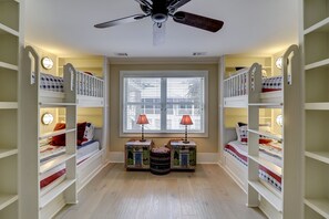 6 habitaciones, tabla de planchar con plancha y wifi gratis 