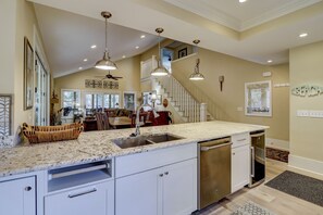 Interior - 231 Beachside Homes-3 min walk to the beach (352 yards) or South Beach Marina (Hilton Head Island)