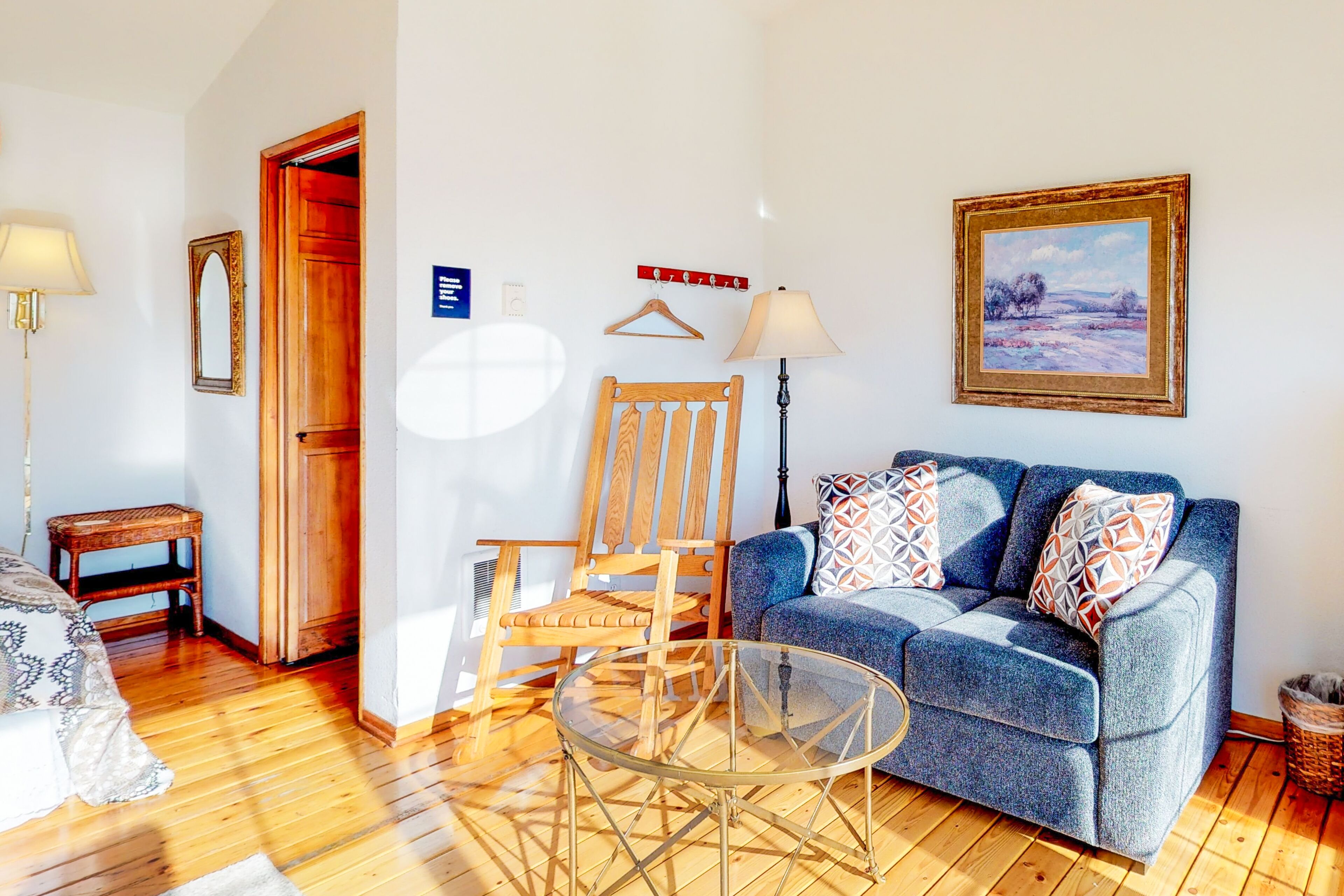 Charming Oceanview Home w/ Shared Deck & Washer/Dryer & Free WiFi - Dogs Welcome