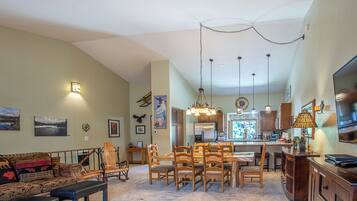 Smart TV, fireplace, DVD player, ping pong