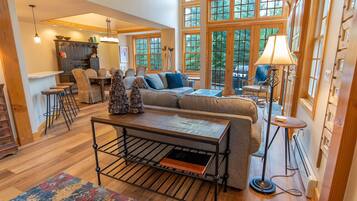 TV, fireplace, DVD player, books