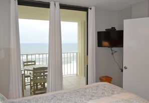 3 bedrooms, iron/ironing board, internet, bed sheets
