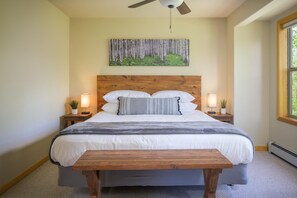 3 bedrooms, iron/ironing board, free WiFi, bed sheets