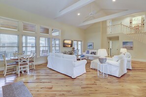 Smart TV, DVD player