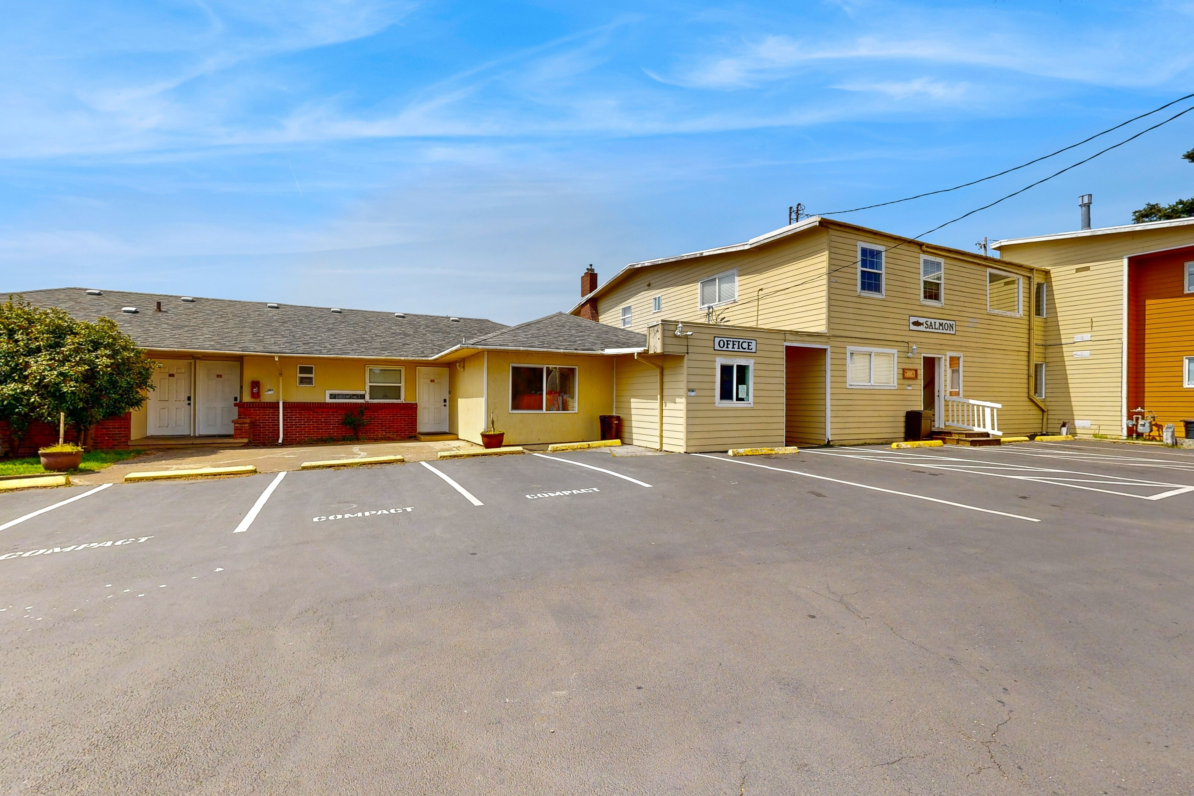 Oceanview Condo, Dog Friendly, Close to Beach & Everthing in Town