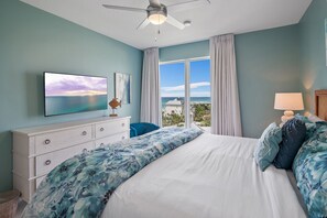3 slaapkamers, een strijkplank/strijkijzer, gratis wifi, beddengoed