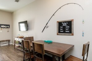 Dining - Corner Townhome | Direct Pool Access & Beach Close By (Corpus Christi)