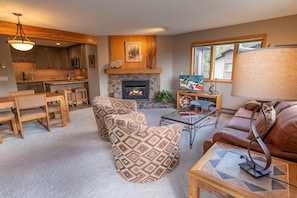 TV, fireplace - Woods Manor Red Fox Condo: Walk/Shuttle to Slopes/Downtown (Breckenridge)