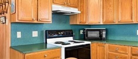 Fridge, microwave, stovetop, dishwasher