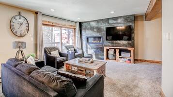 TV, fireplace, offices