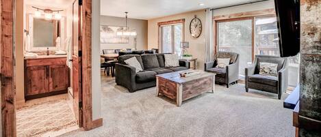 TV, fireplace, offices