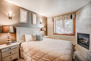 2 Schlafzimmer, Schreibtisch, Bügeleisen/Bügelbrett, WLAN