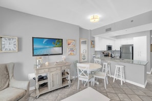 Interior - Tidewater 103 by Liquid Life (Orange Beach)