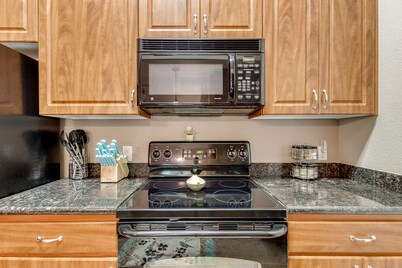 We Be Jammin' at Coyote Landin 2/2, Hot Pool!