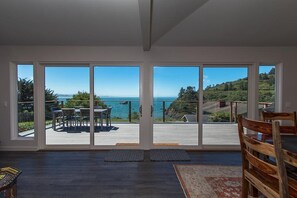 Interior - Treasure Cove-Hot Tub, Ocean Views & Near Beach (Trinidad)