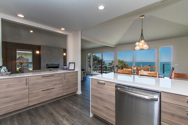 Interior - Treasure Cove-Hot Tub, Ocean Views & Near Beach (Trinidad)