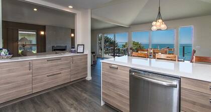 Treasure Cove-Hot Tub, Ocean Views & Near Beach