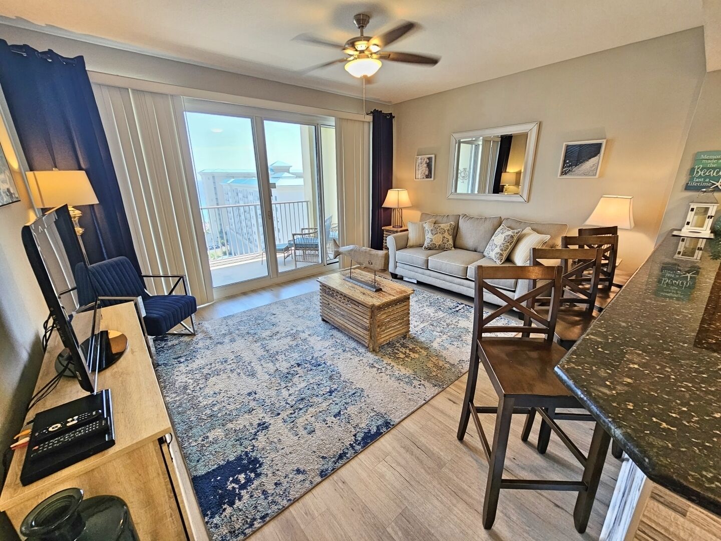 Een televisie en een dvd-speler