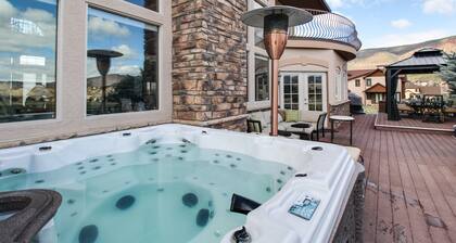 Dog-friendly home with mountain views, pool & private hot tub