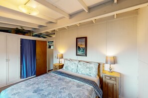 1 bedroom, iron/ironing board, Internet, bed sheets