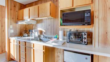 冰箱、微波炉、炉灶、茶具/咖啡用具