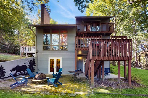 Dog-friendly home in golf community w/ game room, firepit, private washer/dryer