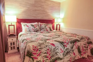 1 slaapkamer, een strijkplank/strijkijzer, gratis wifi, beddengoed