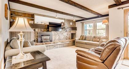 Perfect Downtown Retreat with ALL NEW APPLIANCES AS OF FALL 2025!