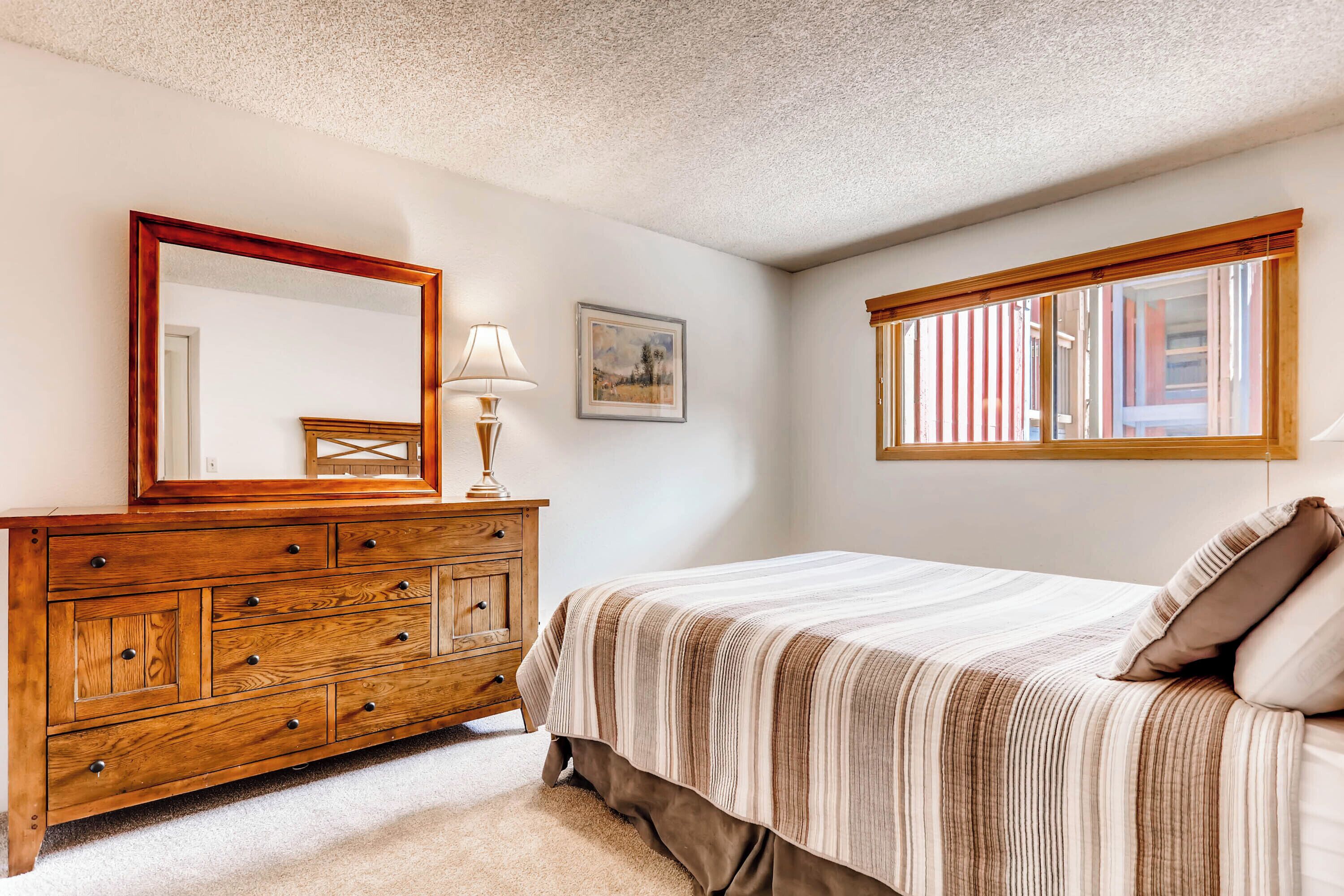 2 chambres, accès au Wi-Fi (inclus), literie fournie